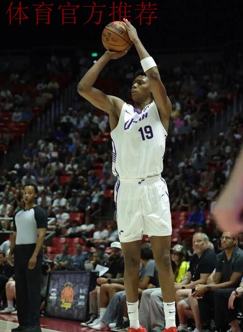 埃斯-贝利全场投篮9中3,三分4中1得到7分2篮板3助攻 埃斯-贝利全场投篮9中3,三分4中1得到7分2篮板3助攻