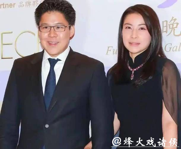 13年后再次印证下嫁！郭晶晶双喜临门，霍震霆眼光真毒